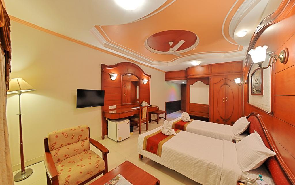 Hotel Gnanam Thanjavur Ngoại thất bức ảnh