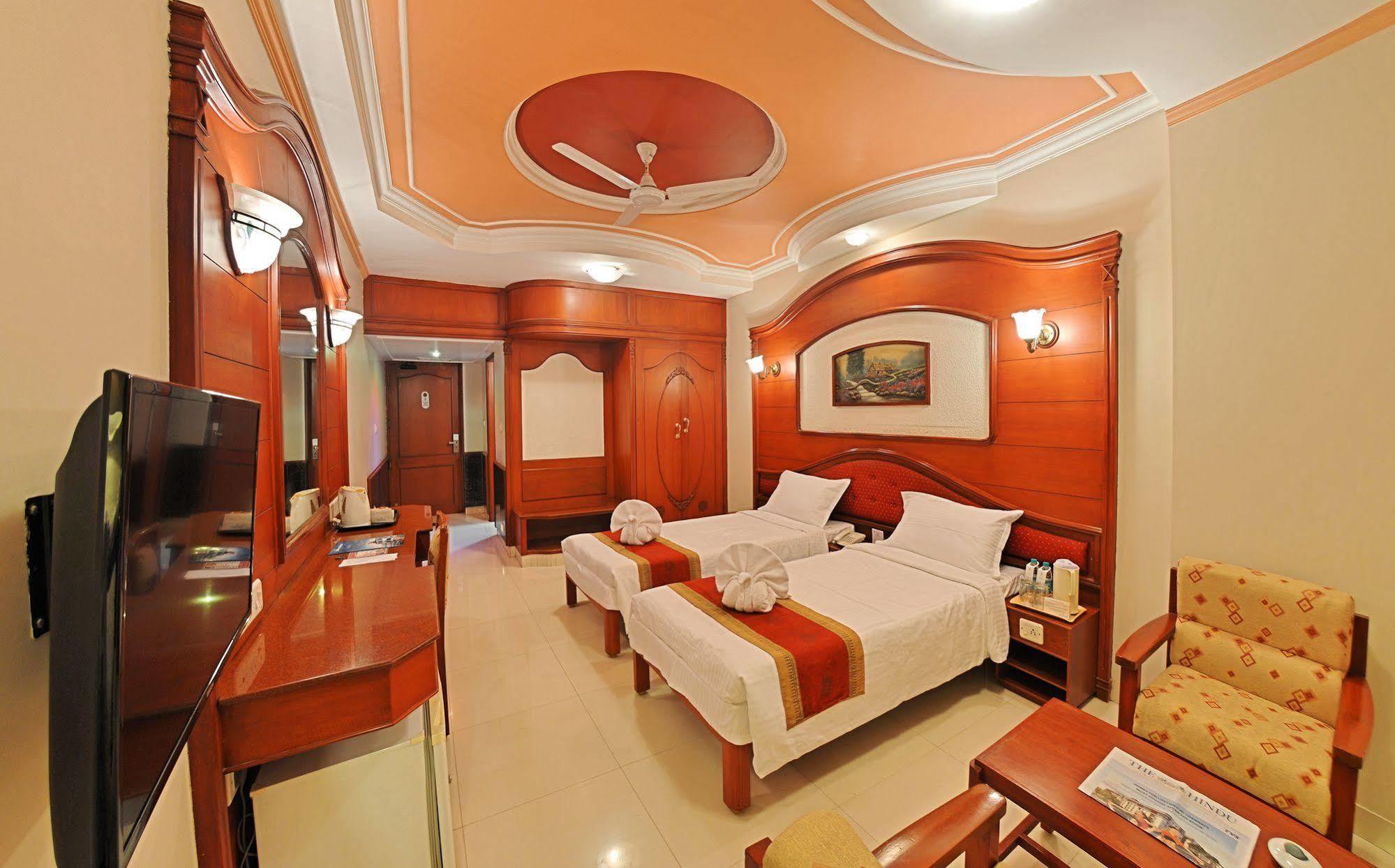 Hotel Gnanam Thanjavur Ngoại thất bức ảnh
