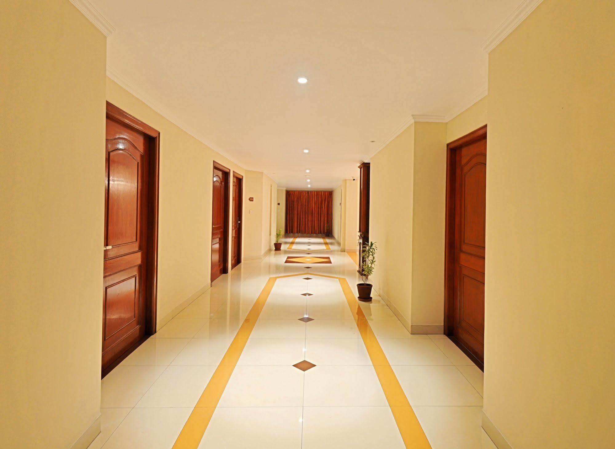 Hotel Gnanam Thanjavur Ngoại thất bức ảnh